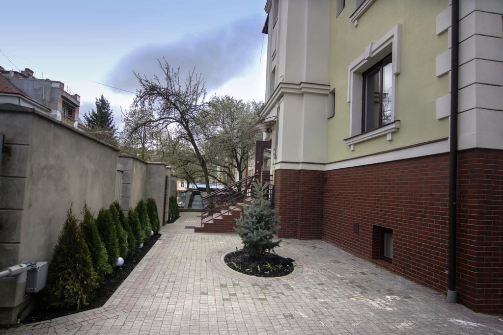 Potocki Apartments Lviv Exteriör bild
