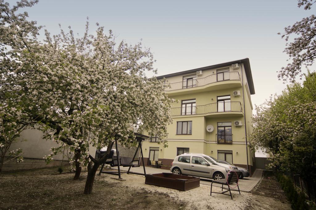 Potocki Apartments Lviv Exteriör bild